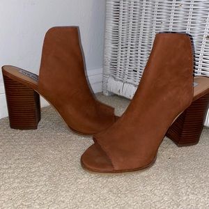 steve madden suede camel brown heels!